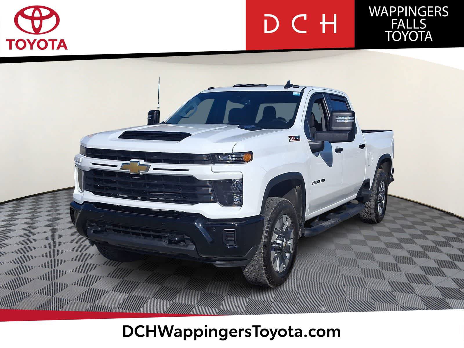 Used 2025 Chevrolet Silverado 2500 Custom w/ Custom Value Package AWD/4WD image 1