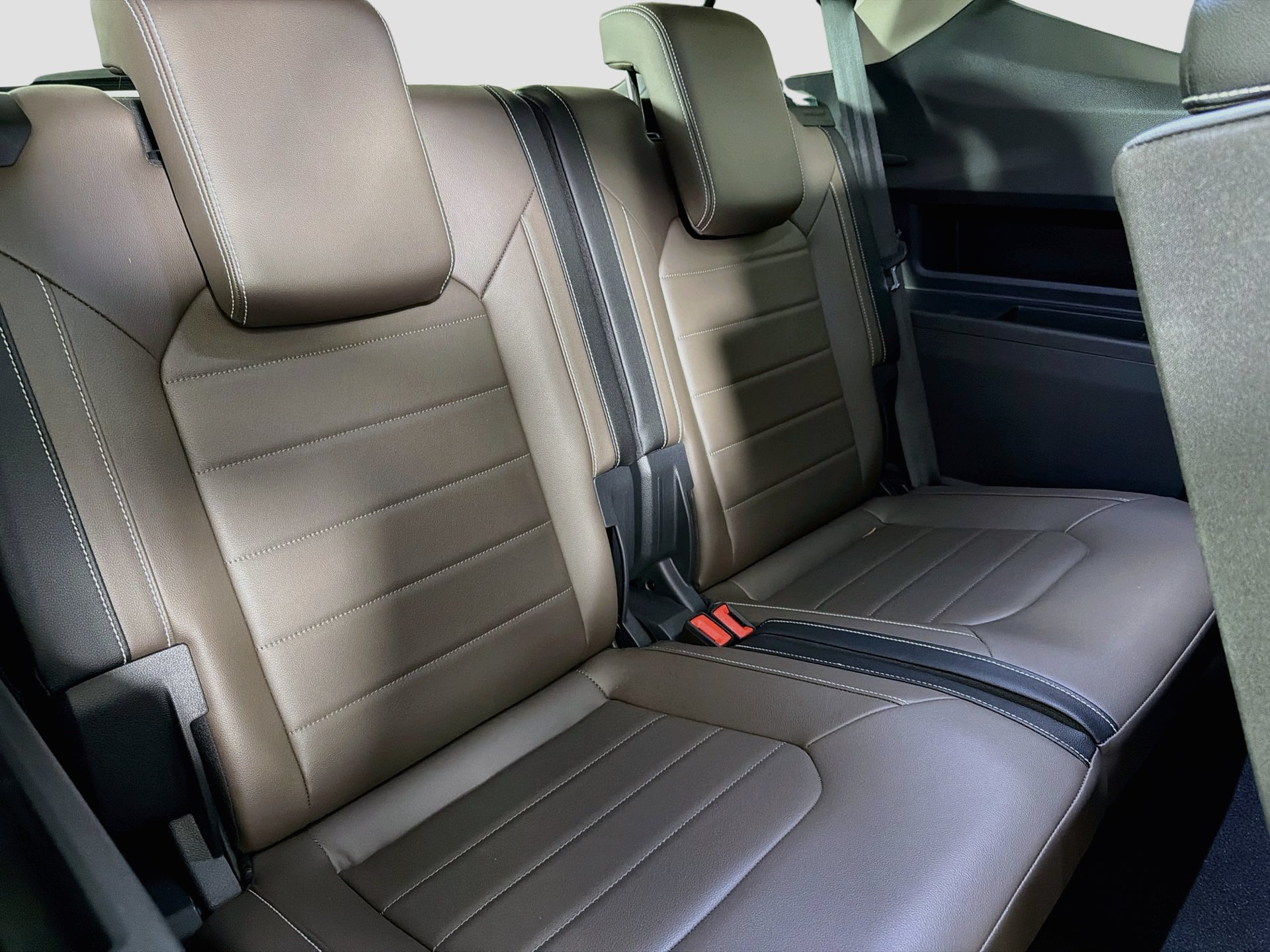 Certified 2025 Volkswagen Atlas SEL AWD/4WD image 28