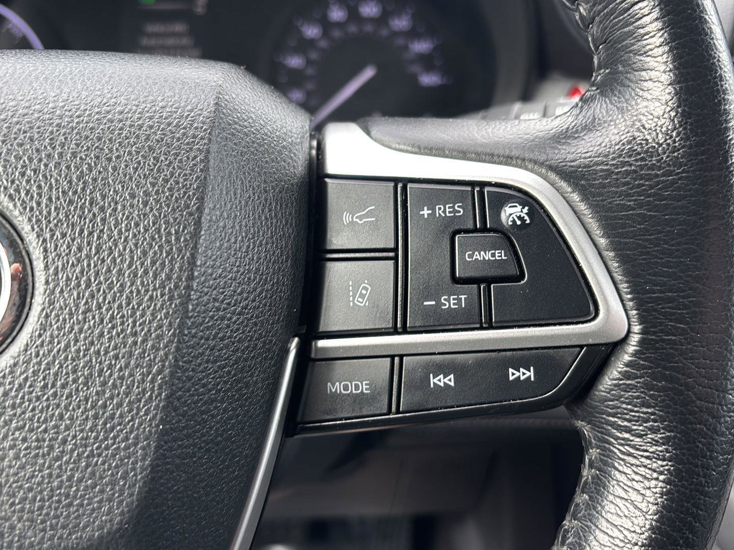 Used 2021 Toyota Sienna XLE FWD image 32