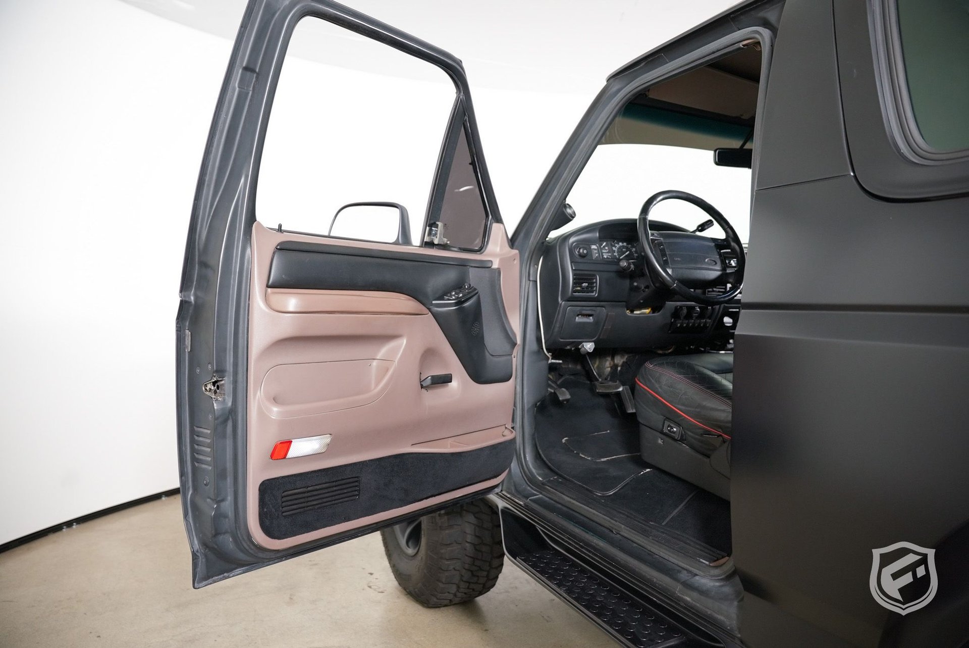 Used 1996 Ford Bronco Eddie Bauer AWD/4WD image 13