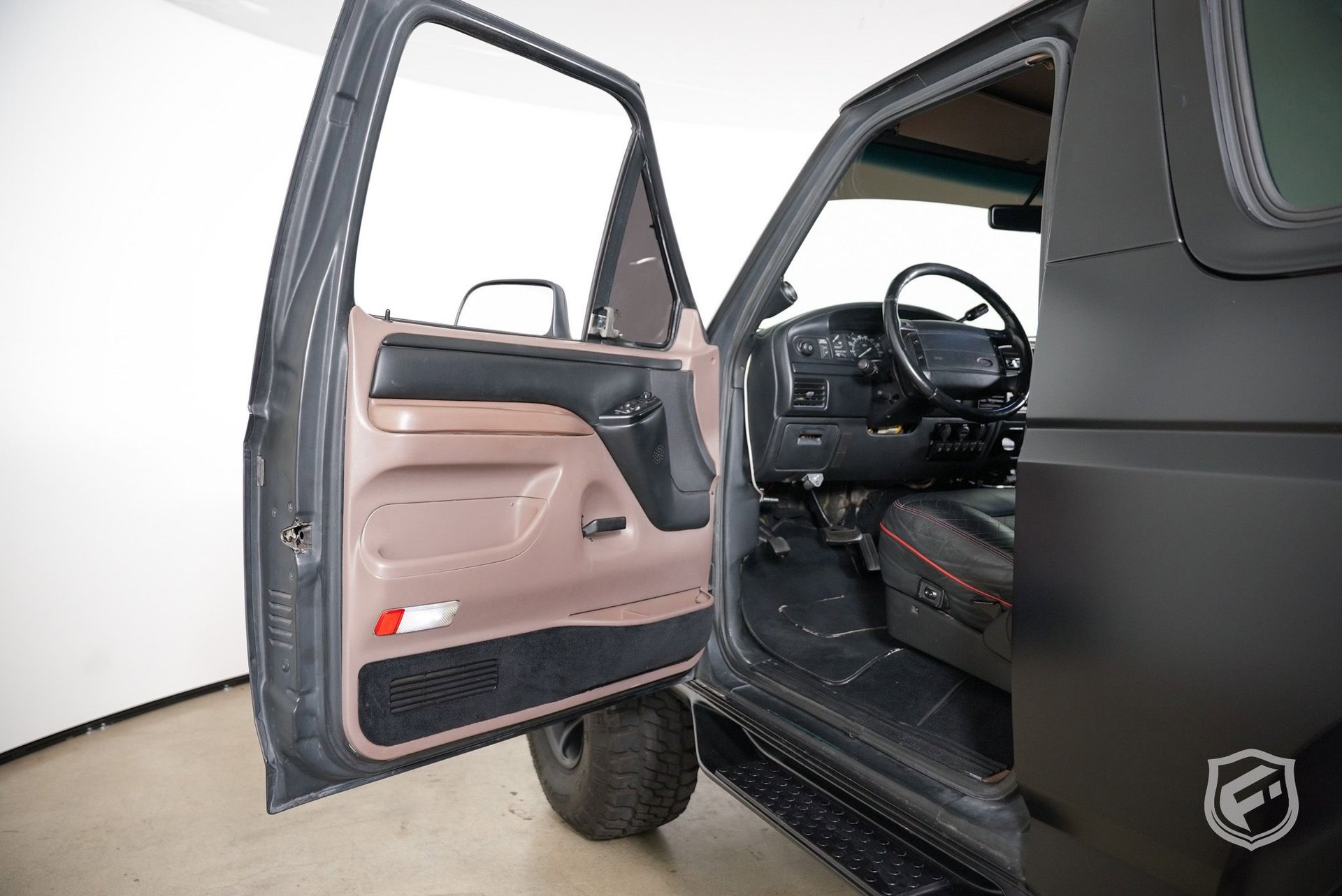 Used 1996 Ford Bronco Eddie Bauer image 13
