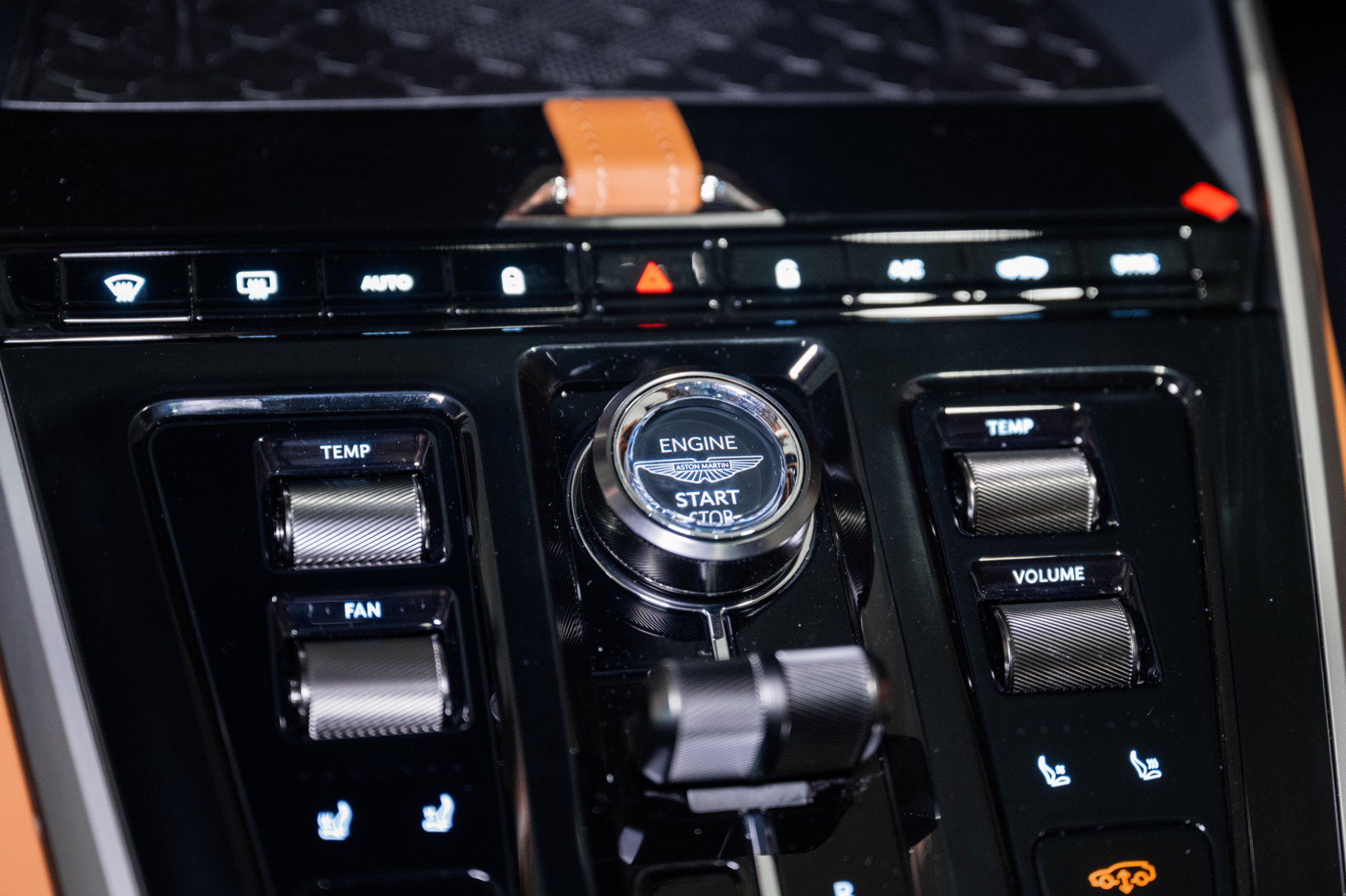 New 2026 Aston Martin DBX 707 image 34