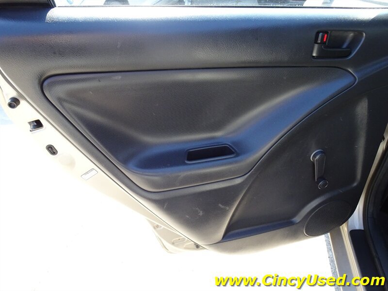 Used 2003 Toyota Matrix AWD image 25