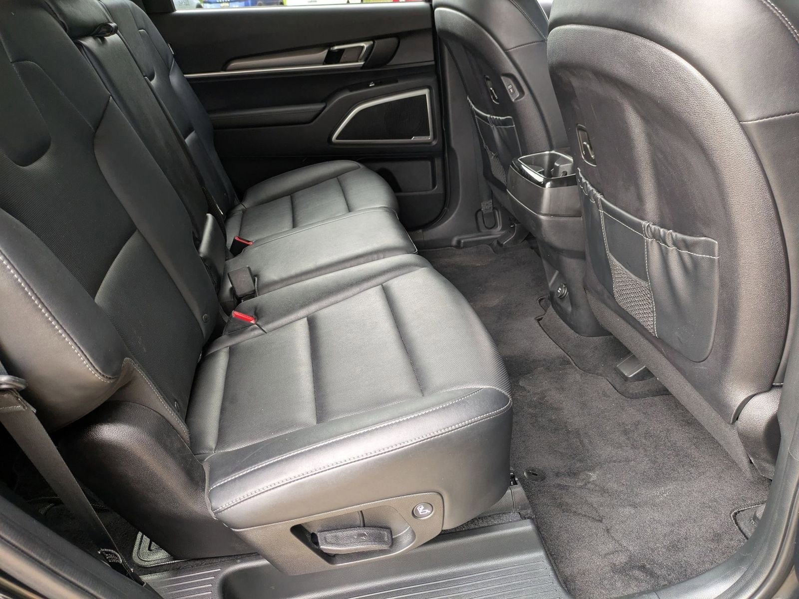 Used 2023 Kia Telluride LX image 34