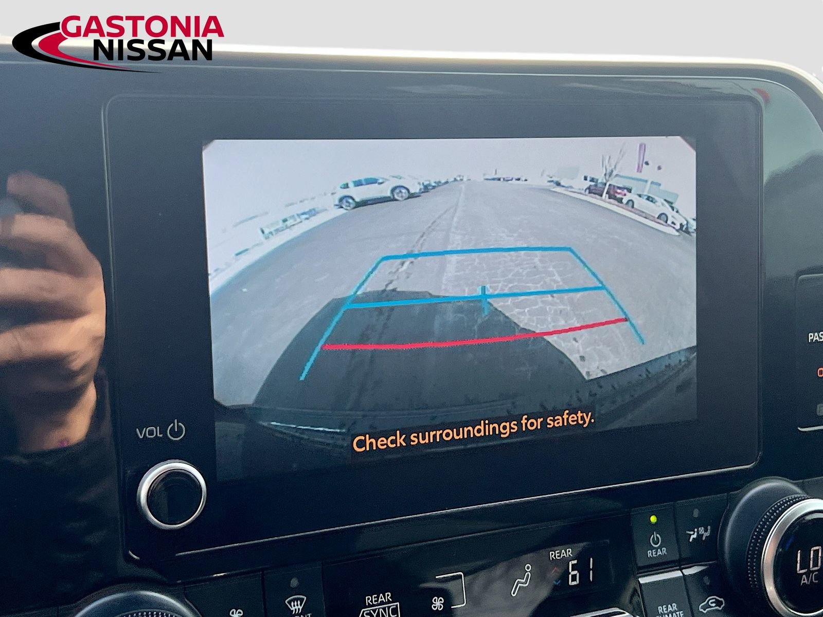 Used 2024 Toyota Highlander LE image 18