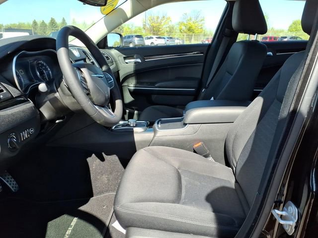 Used 2023 Chrysler 300 Touring w/ Sport Appearance Package RWD image 13