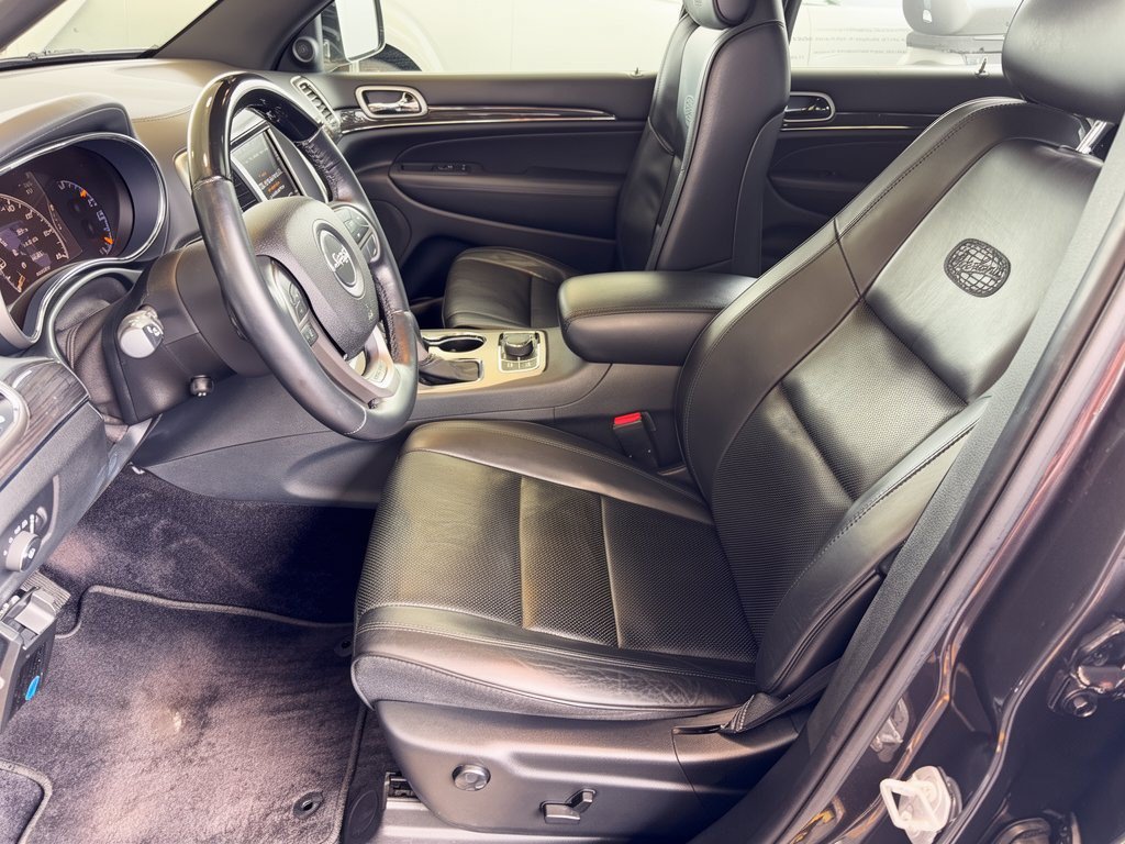 Used 2018 Jeep Grand Cherokee Overland AWD/4WD image 5