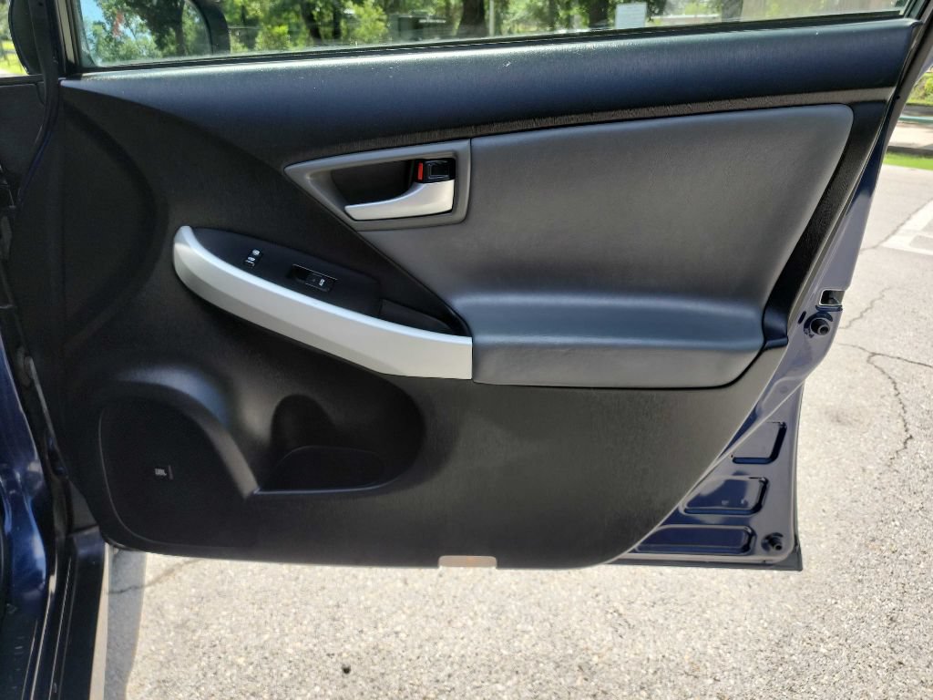 Used 2014 Toyota Prius Four w/ Solar Roof Package FWD image 28