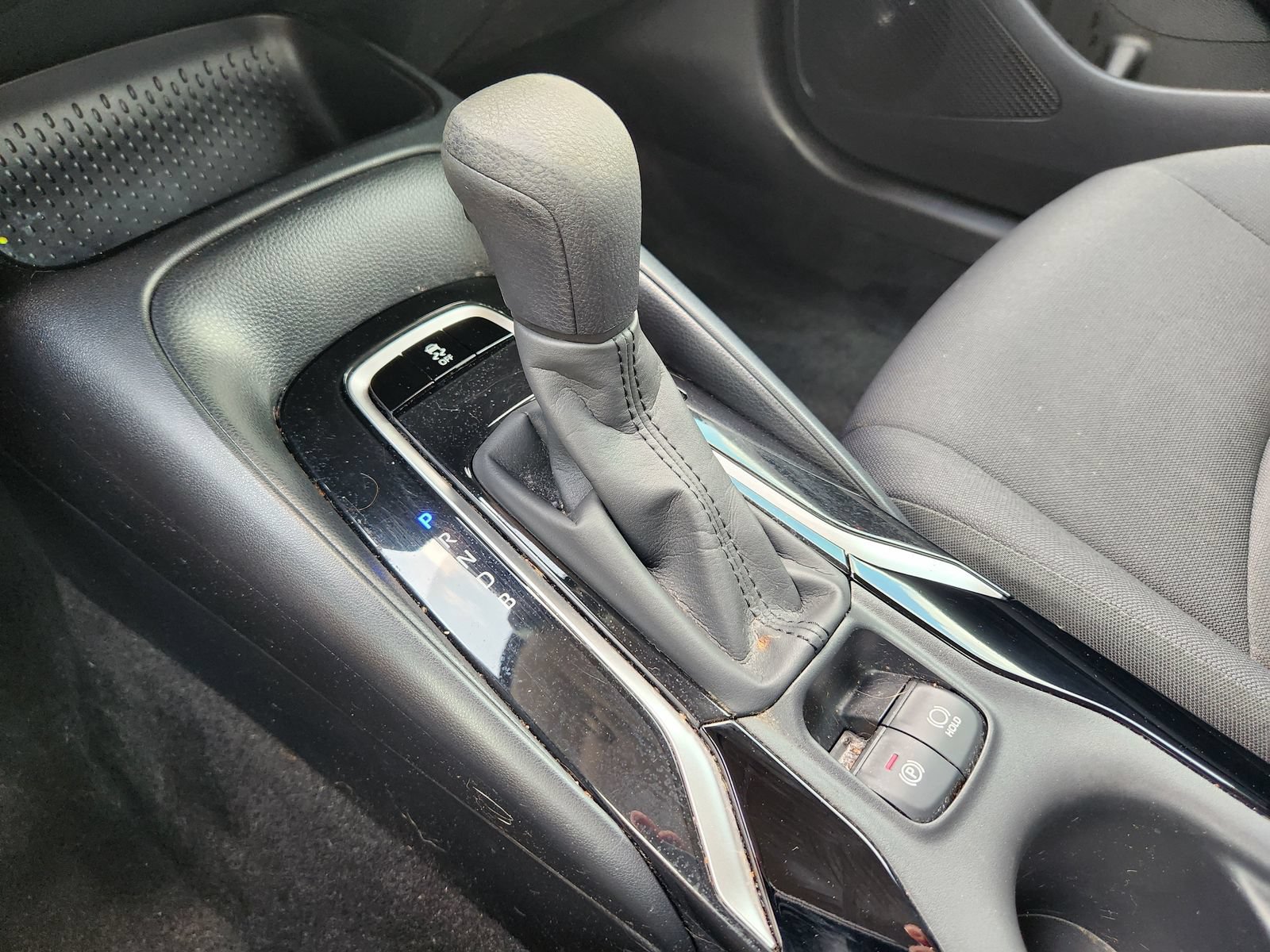 Used 2022 Toyota Corolla LE FWD image 28