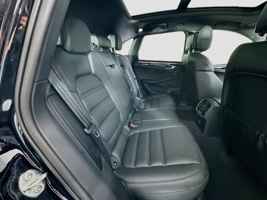 New 2026 Porsche Macan AWD/4WD image 29