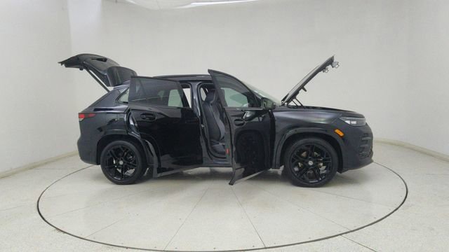 Used 2025 Volkswagen Tiguan SE R-Line image 69