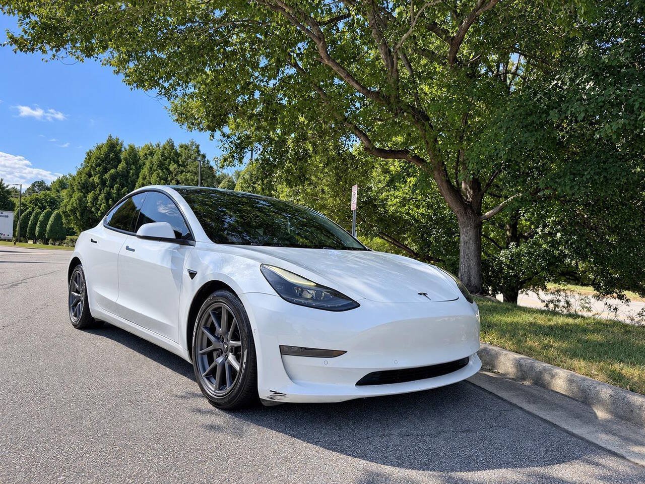 Used 2021 Tesla Model 3 Standard Range Plus RWD image 12