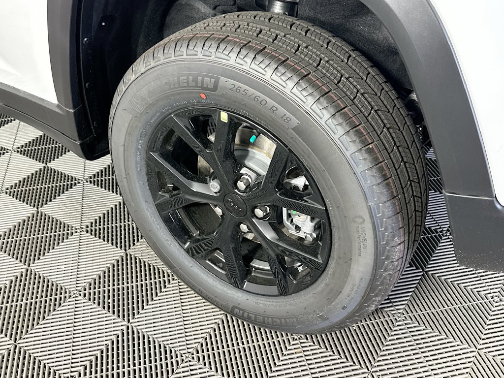 New 2026 Jeep Grand Cherokee Altitude AWD/4WD image 39