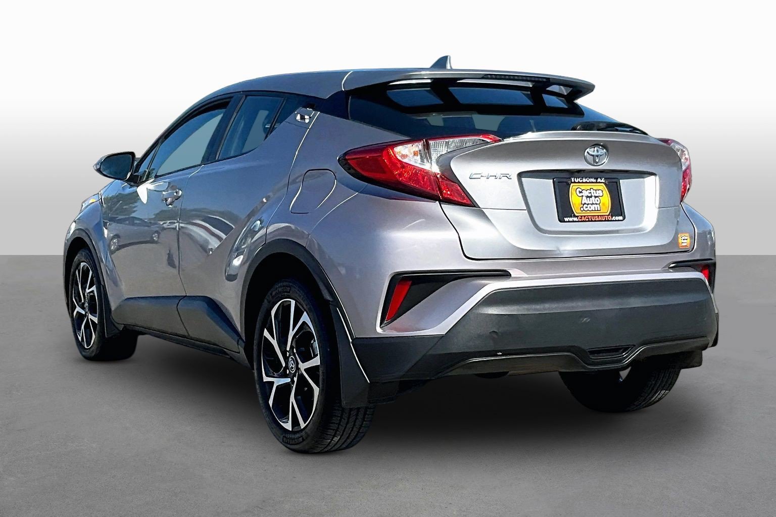 Used 2018 Toyota C-HR XLE FWD image 11