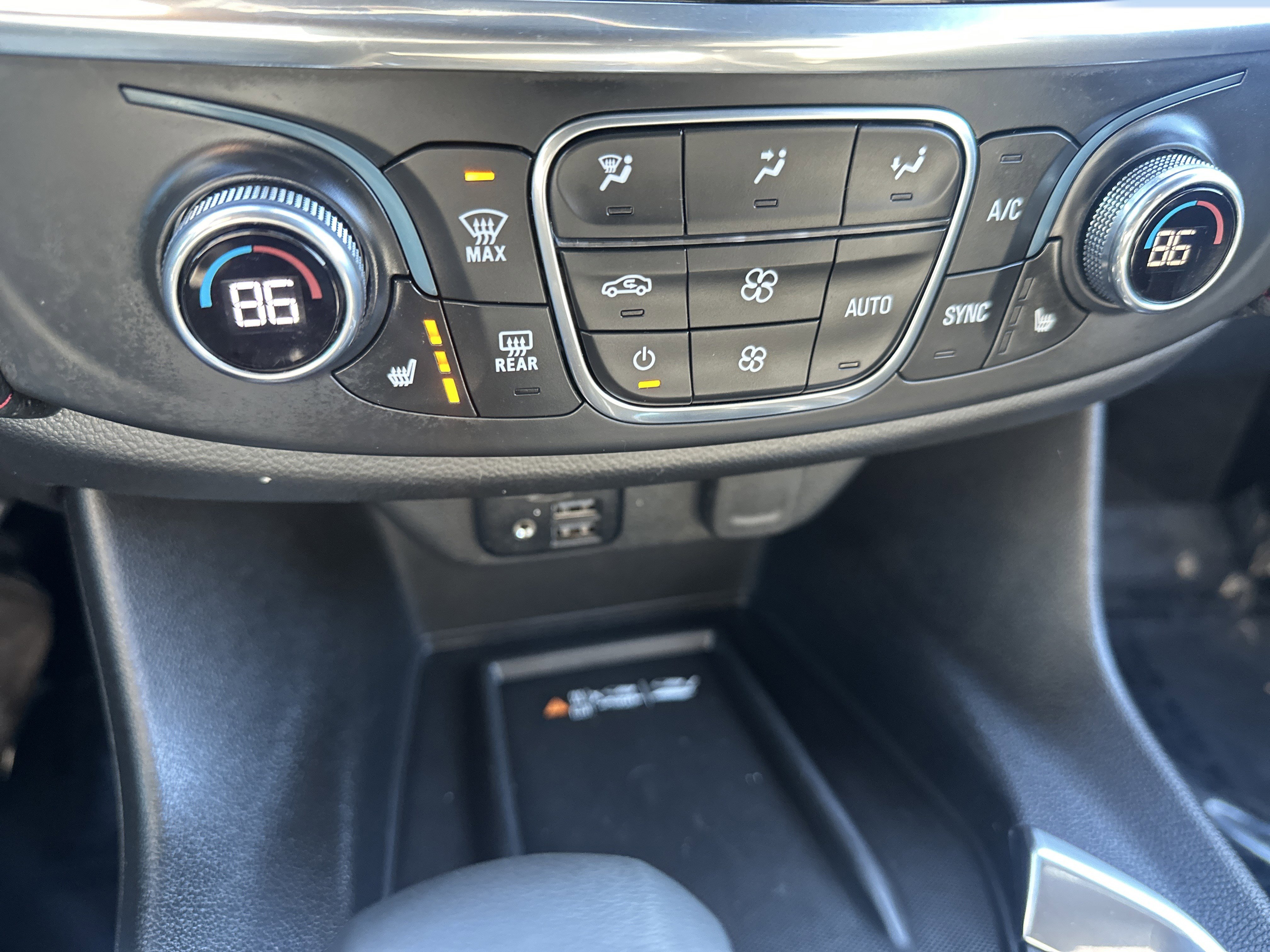 Certified 2024 Chevrolet Traverse RS image 14