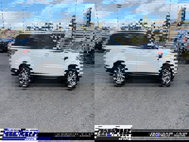 Used 2015 Land Rover Range Rover Sport SE image 7