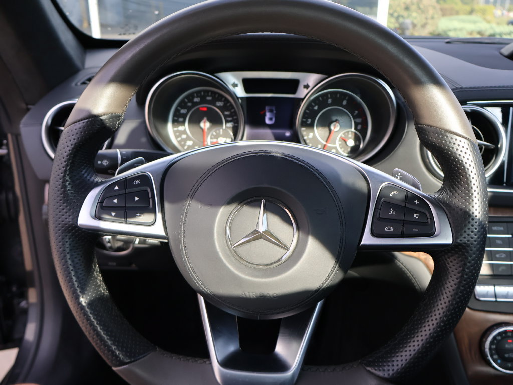 Certified 2020 Mercedes-Benz SL 550 image 33
