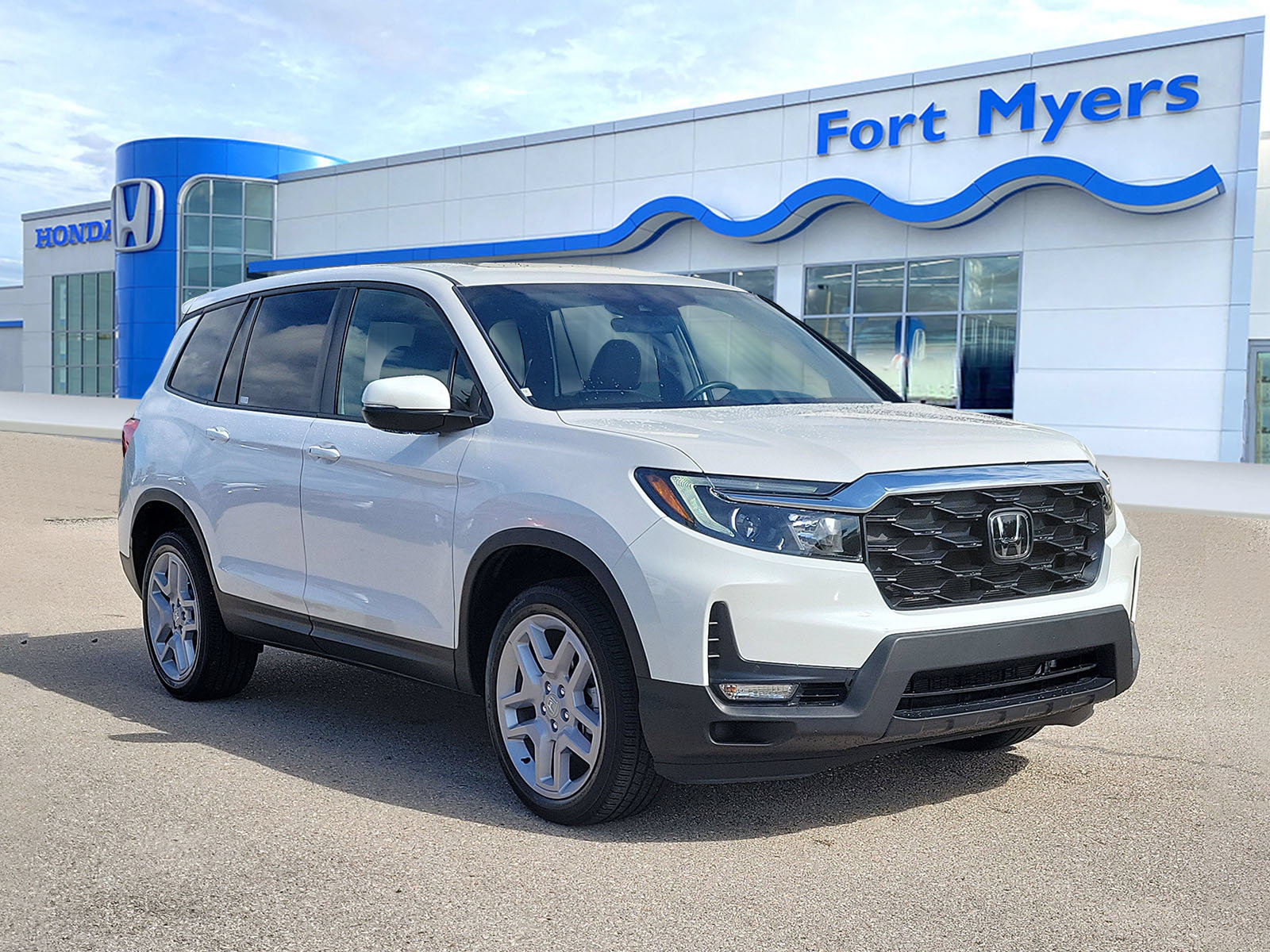 Used 2024 Honda Passport EX-L image 1