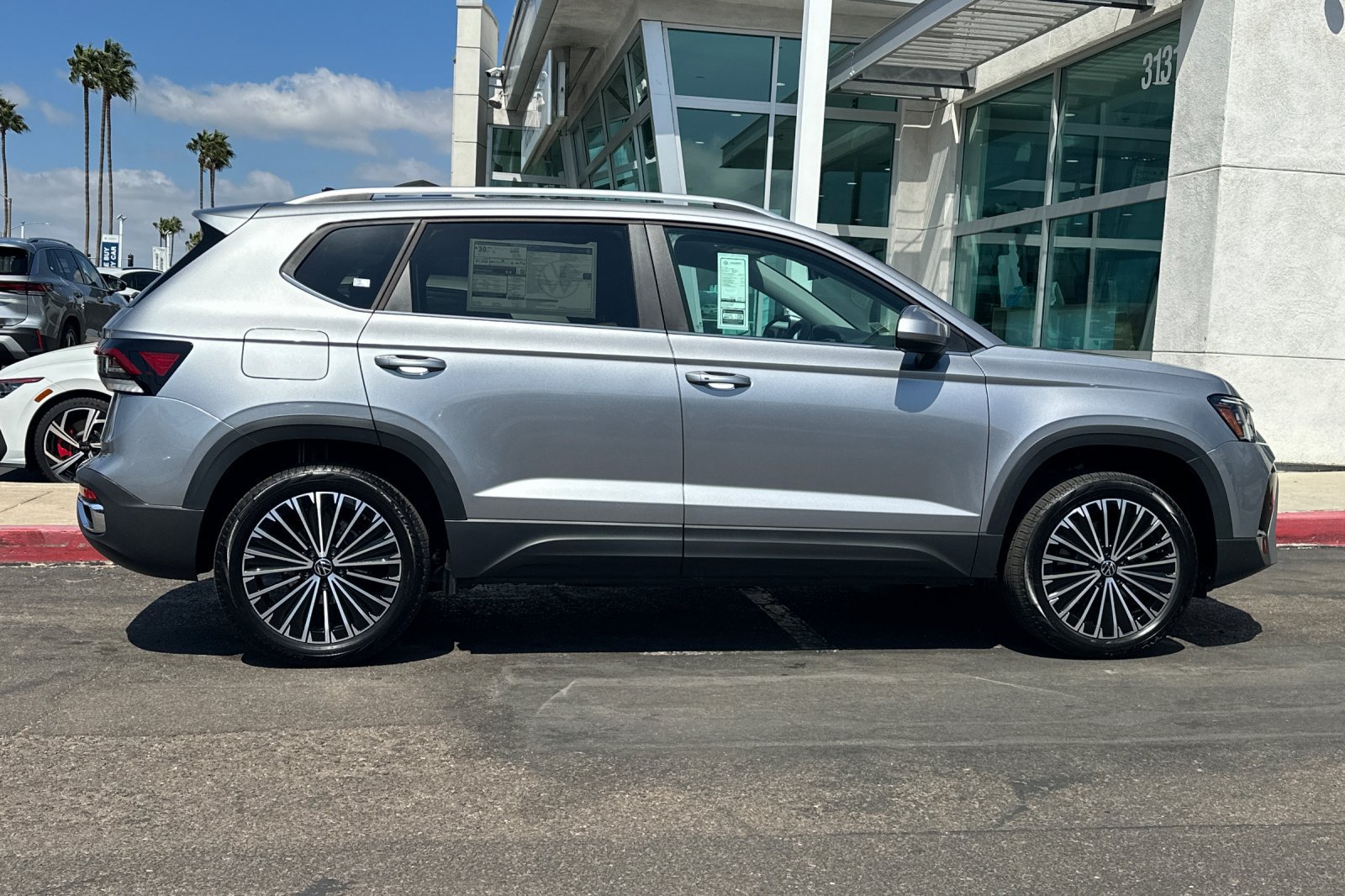 New 2027 Volkswagen Taos SE FWD image 4