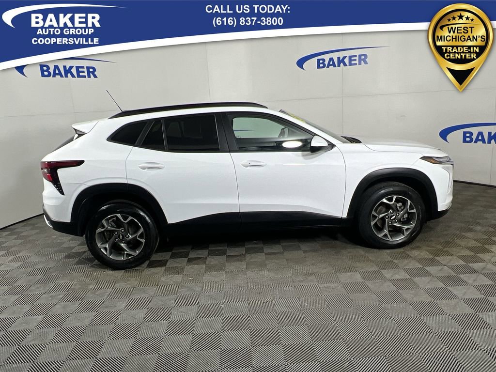 Certified 2024 Chevrolet Trax LT w/ Driver Confidence Package image 10