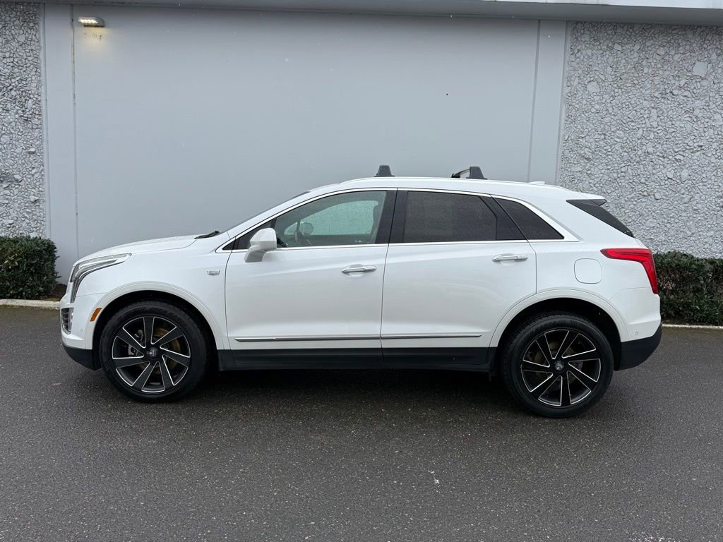 Used 2017 Cadillac XT5 Platinum w/ Driver Assist Package image 3