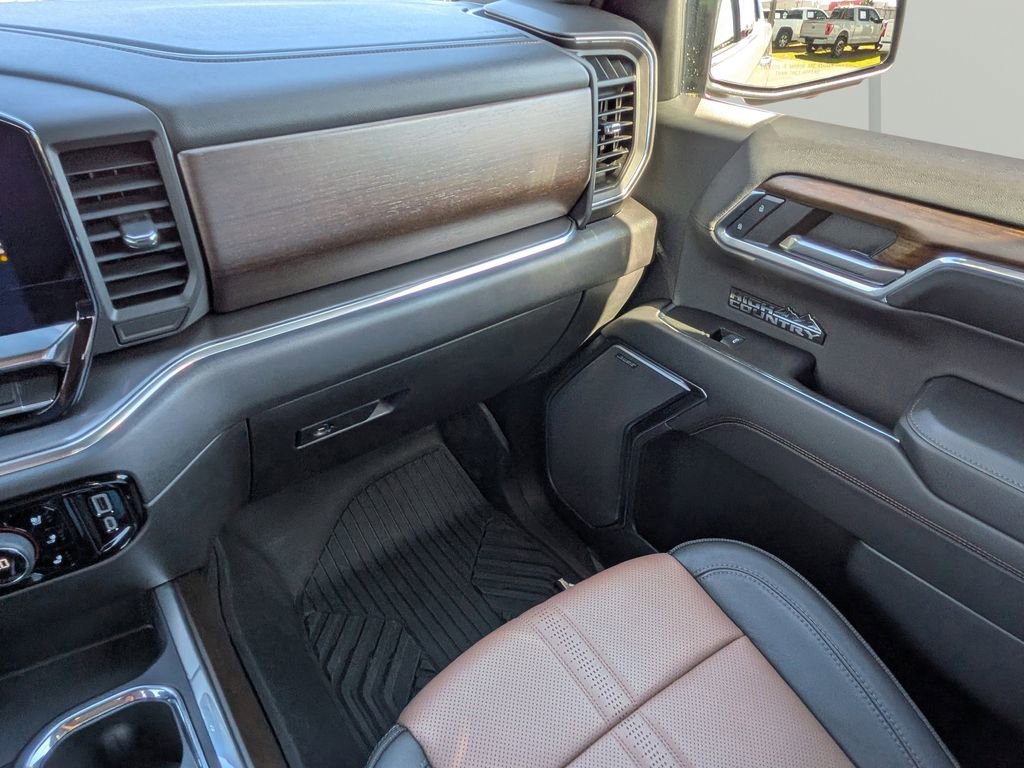 Used 2025 Chevrolet Silverado 1500 High Country w/ Technology Package image 18