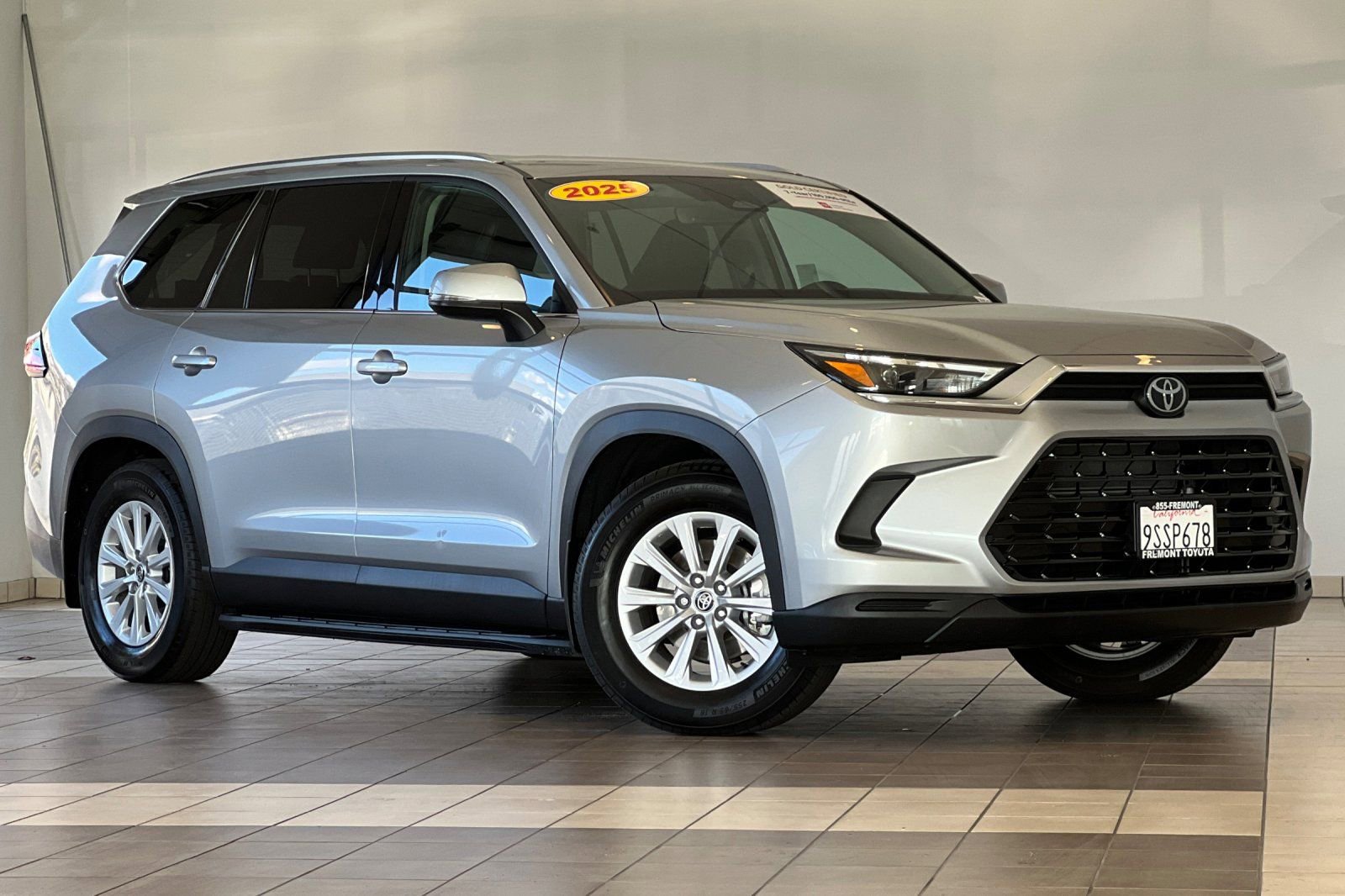 Certified 2025 Toyota Grand Highlander AWD Hybrid image 2