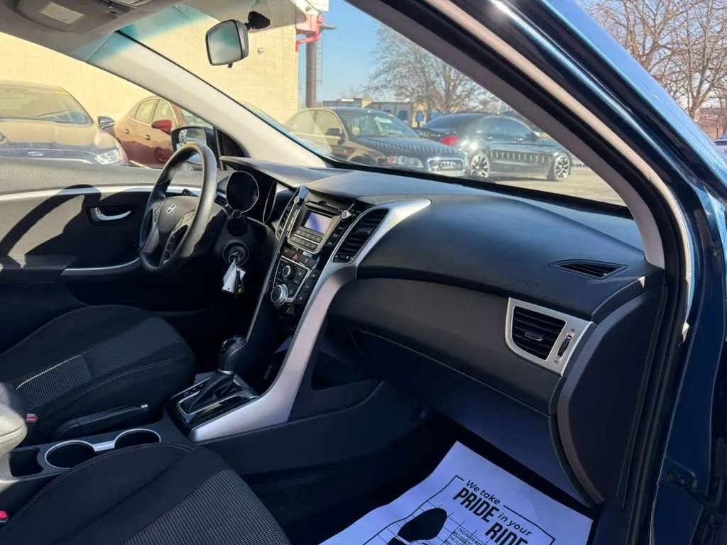 Used 2016 Hyundai Elantra GT image 19