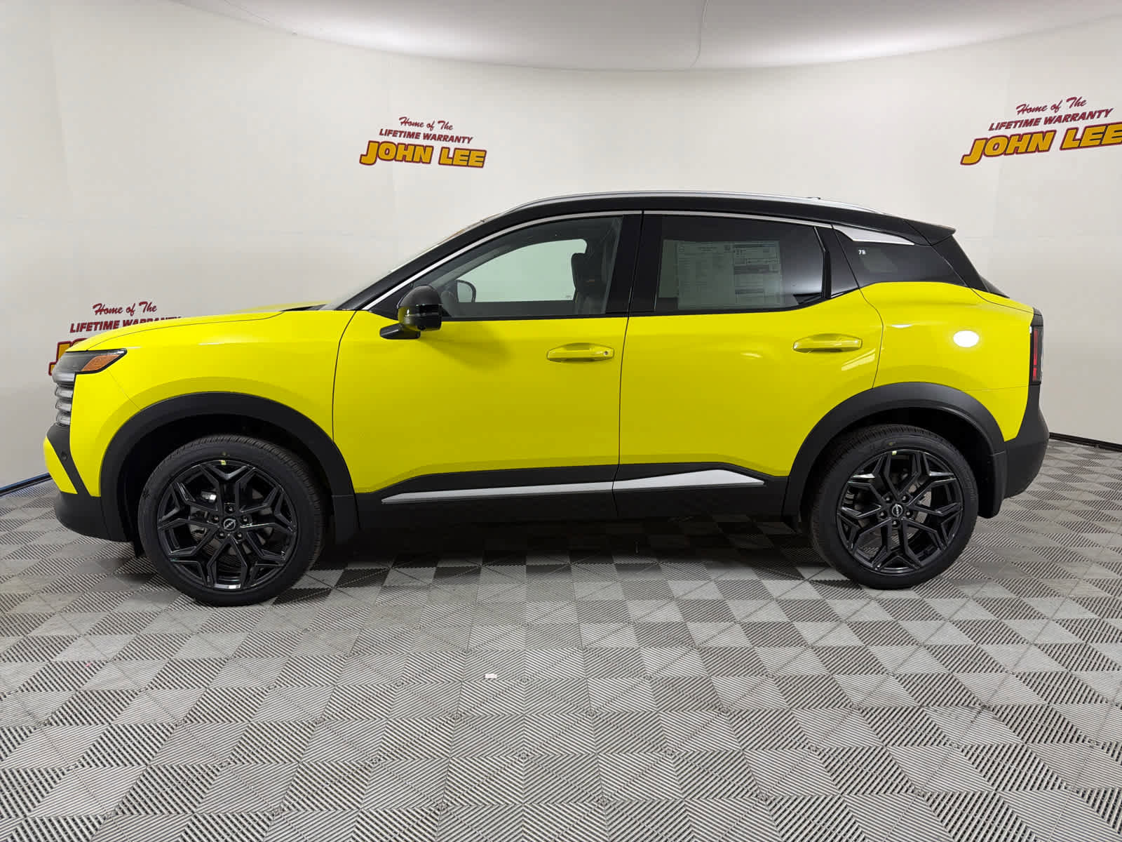 New 2026 Nissan Kicks SR w/ SR Premium Package image 2