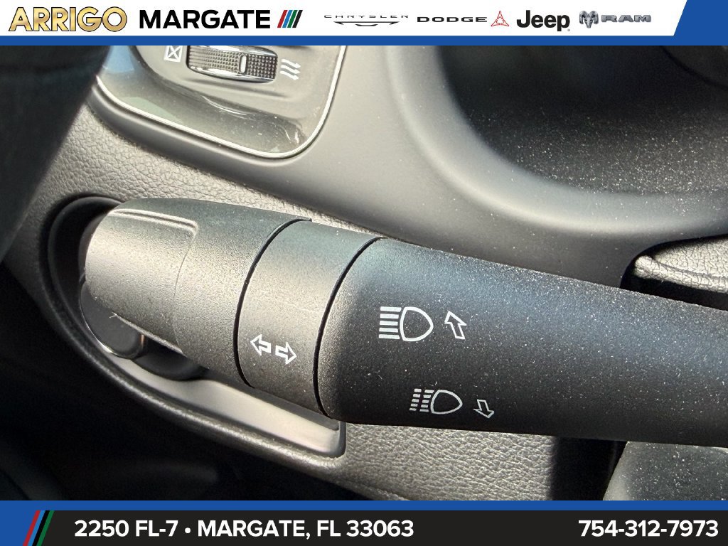 Certified 2023 Jeep Renegade Latitude AWD/4WD image 30