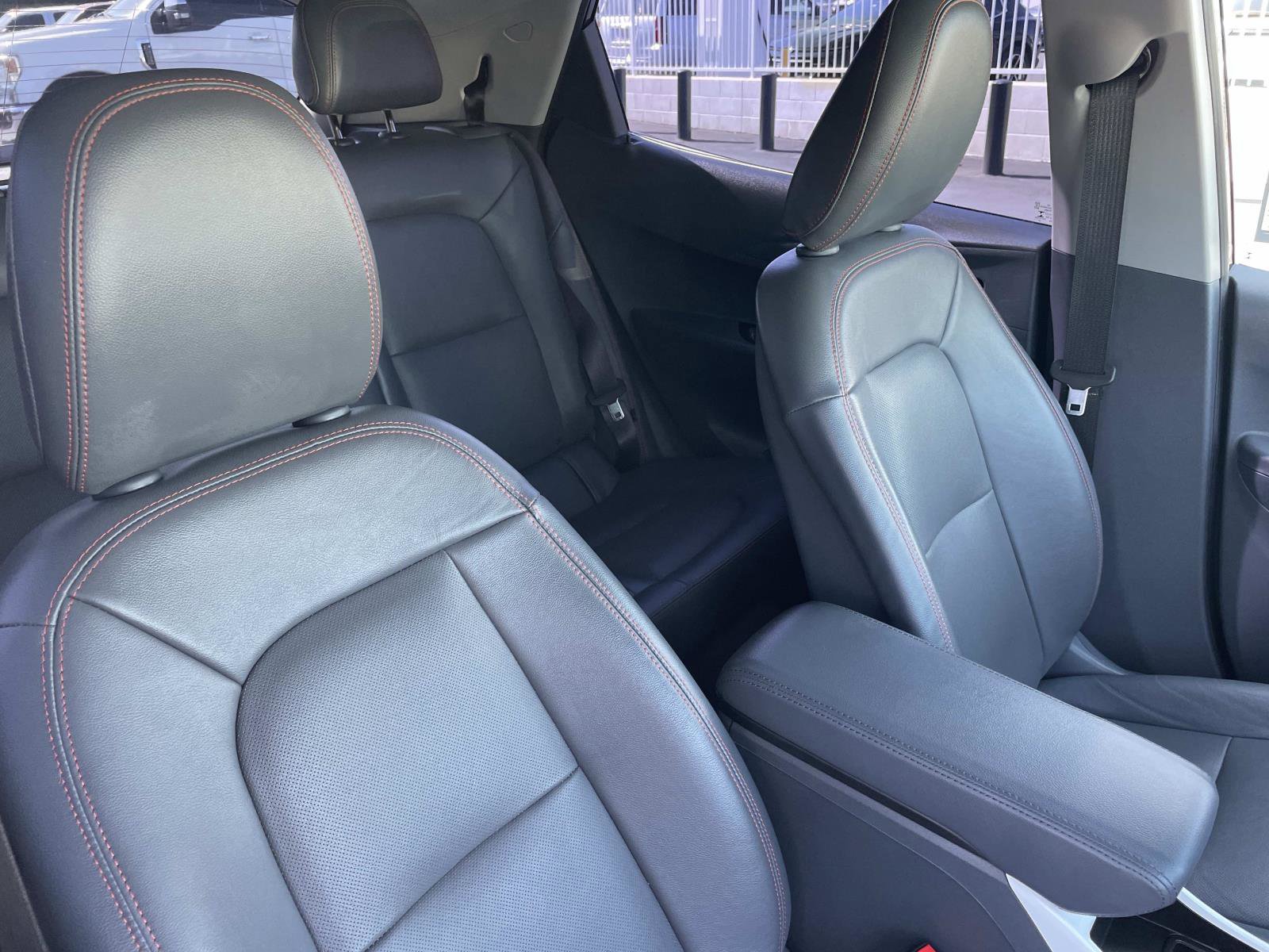 Used 2019 Chevrolet Bolt Premier w/ Infotainment Package image 28