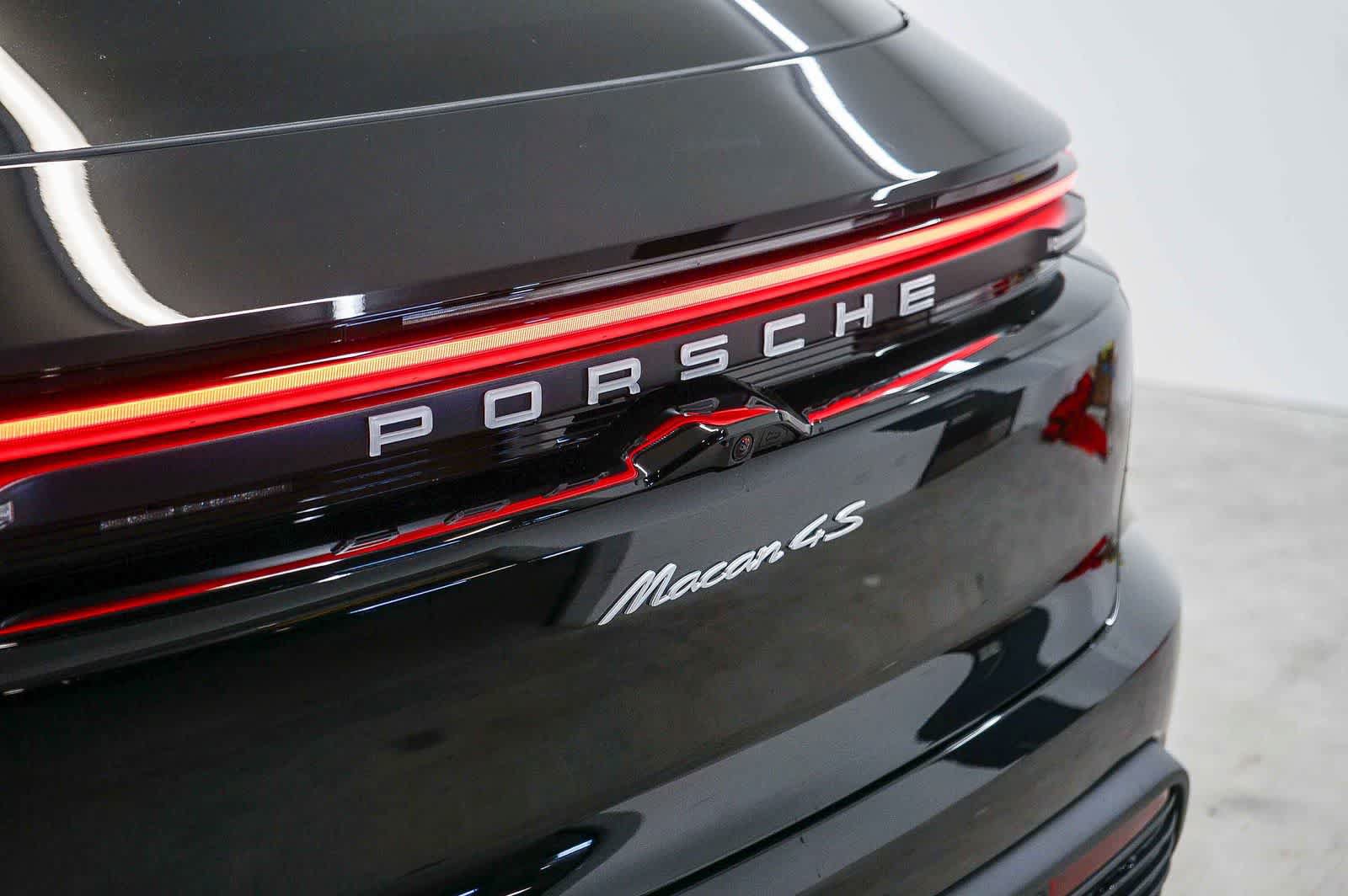 New 2026 Porsche Macan 4S Electric AWD/4WD image 12