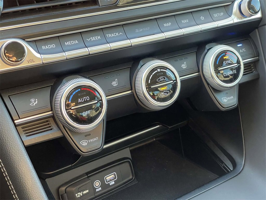 Used 2020 Genesis G70 2.0T w/ Elite Package image 17