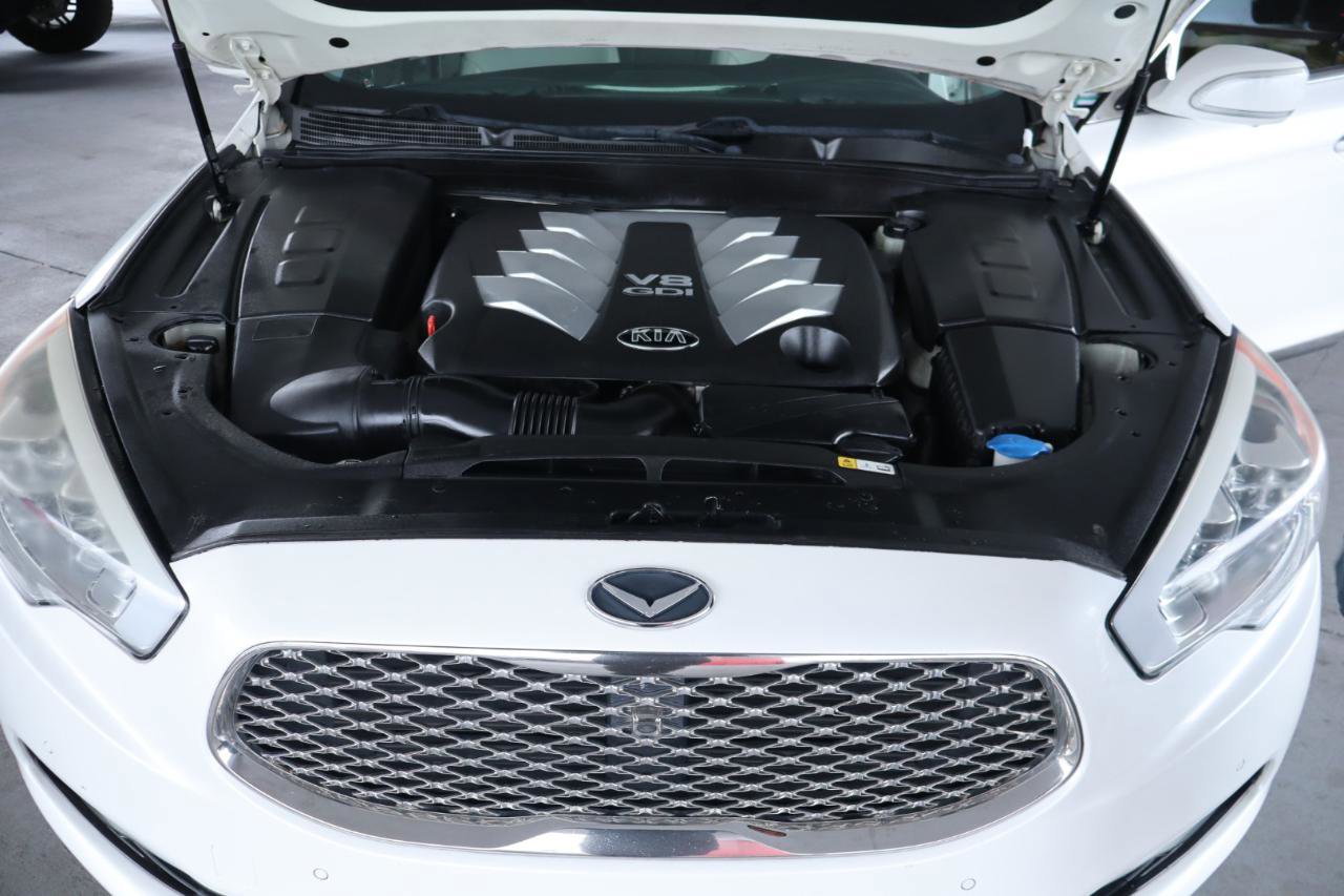 Used 2016 Kia K900 Luxury image 39