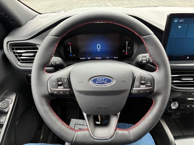 Used 2025 Ford Escape ST-Line w/ Tech Pack #1 AWD/4WD image 18