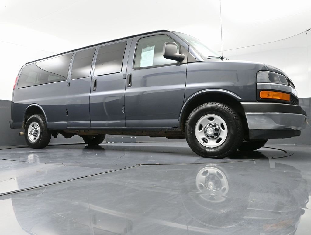 Used 2017 Chevrolet Express 3500 LT w/ LT Preferred Equipment Group image 45