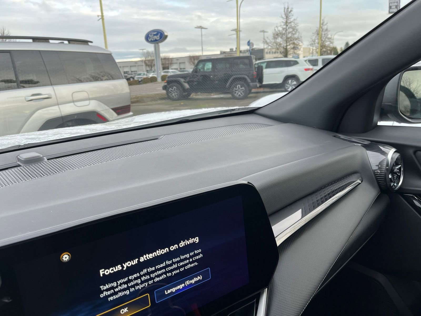 Used 2025 Chevrolet Equinox LT image 35