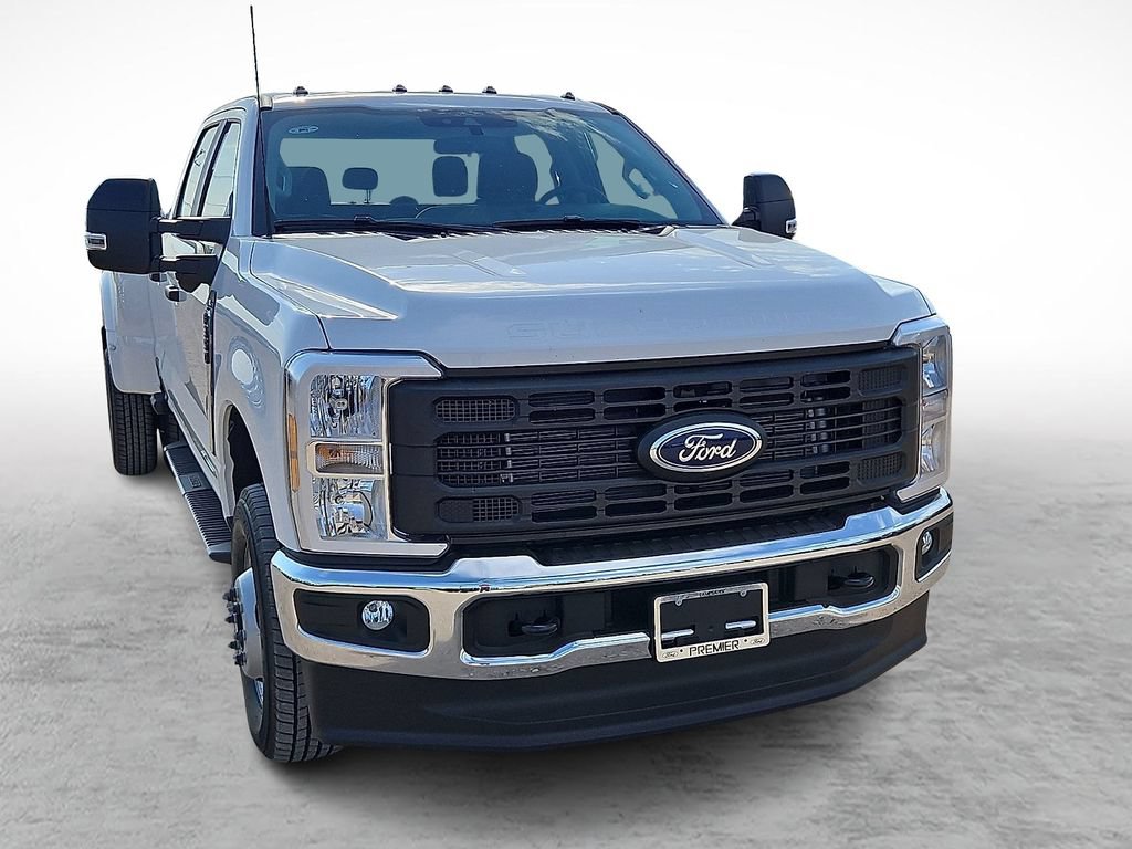 New 2026 Ford F350 XL w/ 360-Degree Camera Package AWD/4WD image 2