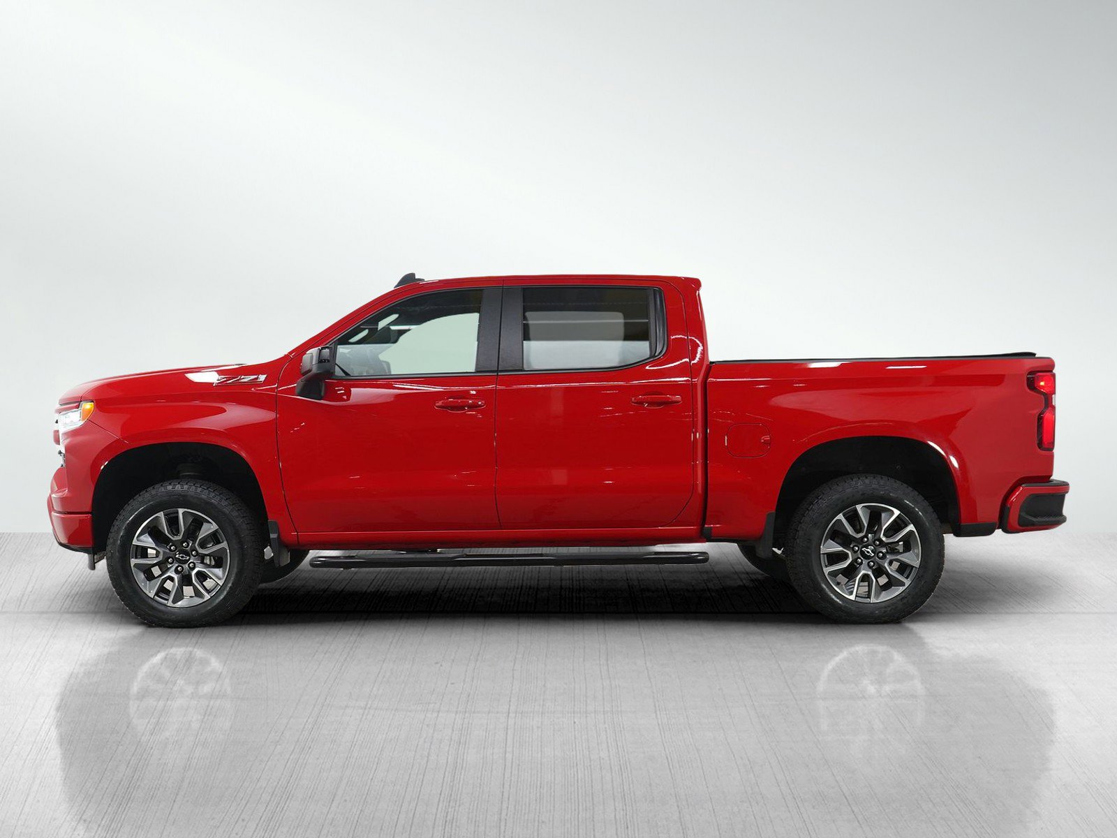 Used 2022 Chevrolet Silverado 1500 RST image 2