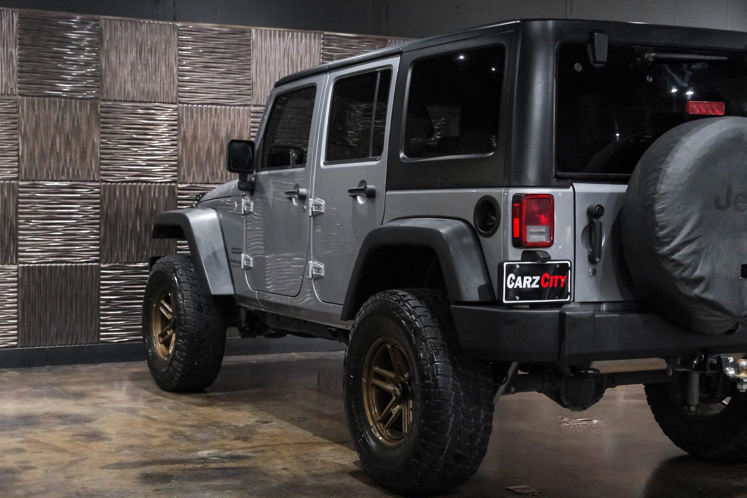 Used 2018 Jeep Wrangler Unlimited Sport S image 12