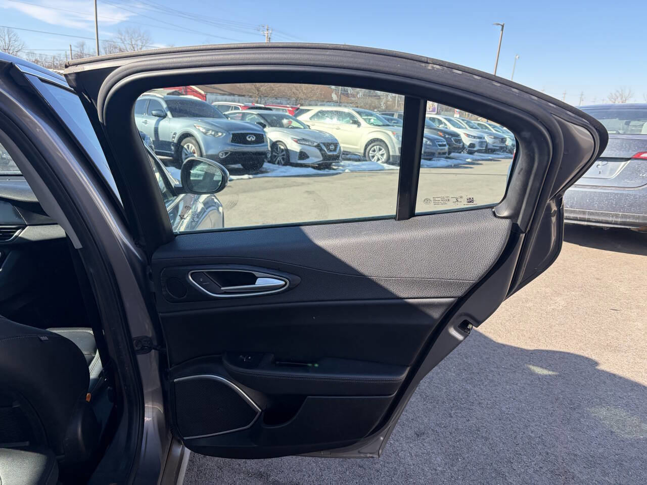 Used 2018 Alfa Romeo Giulia AWD image 19