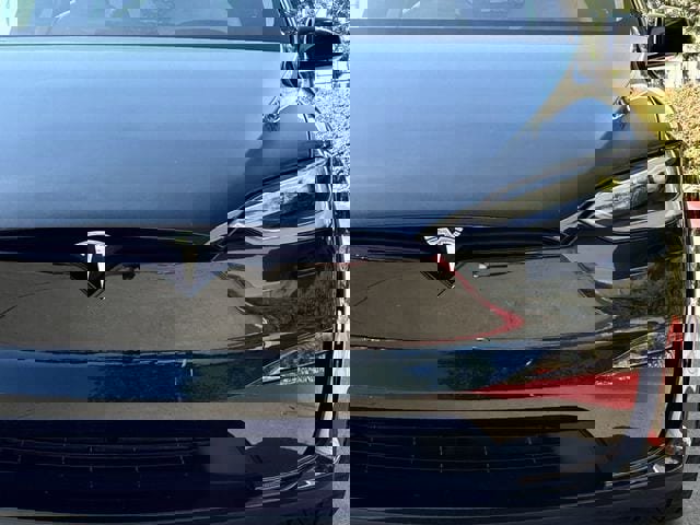 Used 2023 Tesla Model X Plaid image 9