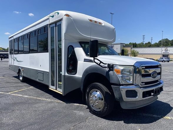 Used 2014 Ford F550 2WD Regular Cab Super Duty image 7