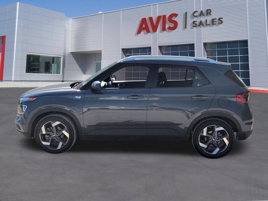 Used 2025 Hyundai Venue SEL FWD image 10