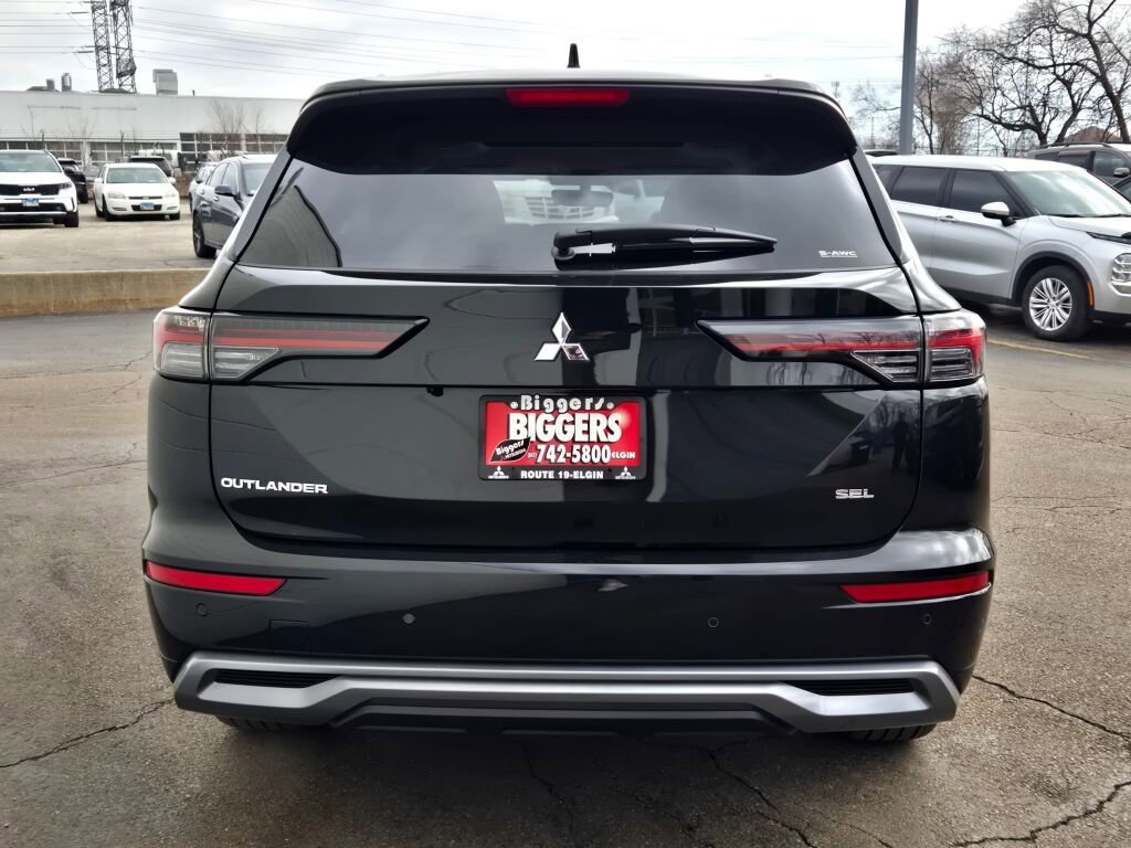 New 2026 Mitsubishi Outlander SEL image 13