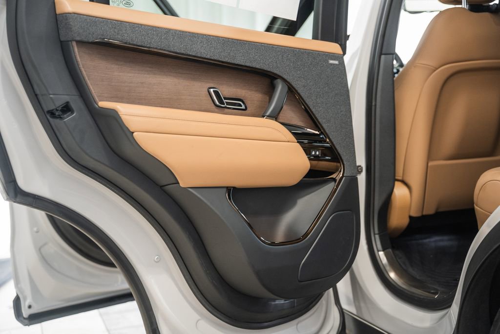 Used 2023 Land Rover Range Rover Sport SE image 35