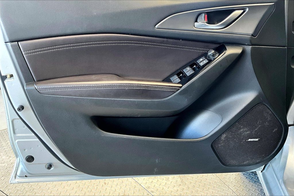 Used 2017 MAZDA MAZDA3 Grand Touring FWD image 18