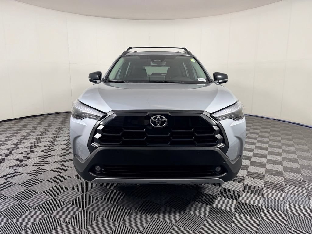 Used 2026 Toyota Corolla Cross XLE w/ Convenience Package FWD image 3