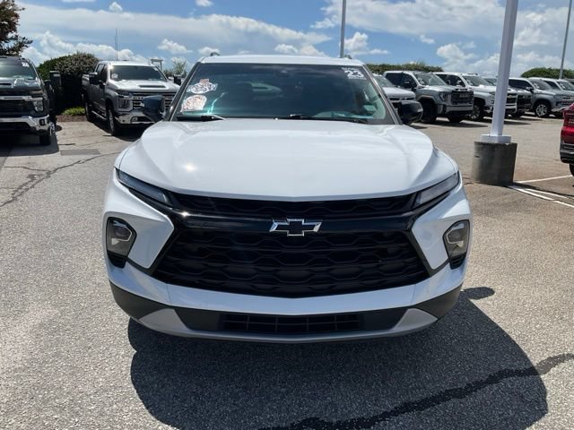 Used 2023 Chevrolet Blazer LT w/ Midnight/Sport Edition FWD image 2