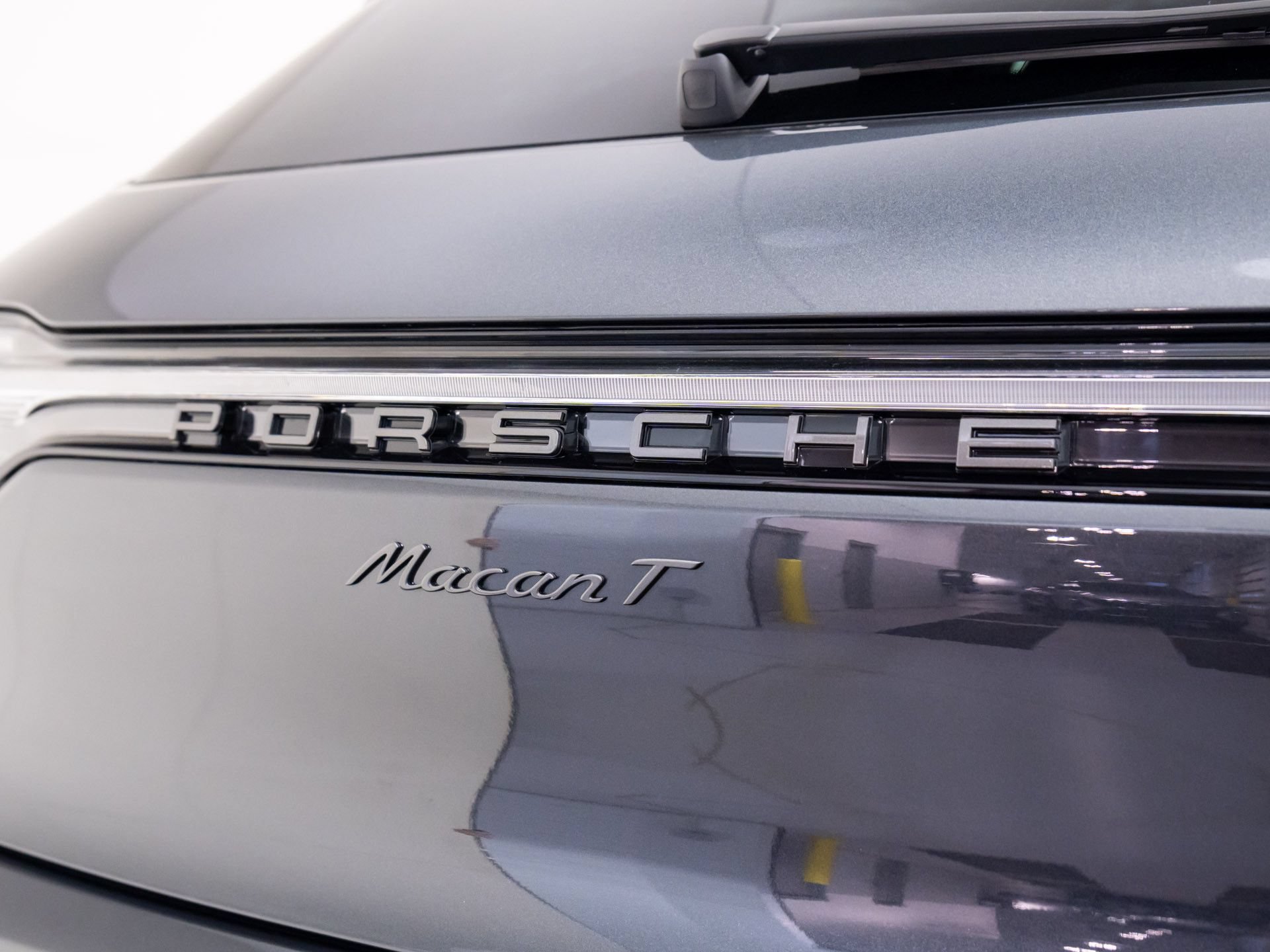 New 2026 Porsche Macan Turbo AWD/4WD image 38